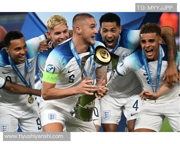 埃利奥特谈欧青赛连冠的重要性及入选英格兰队的挑战